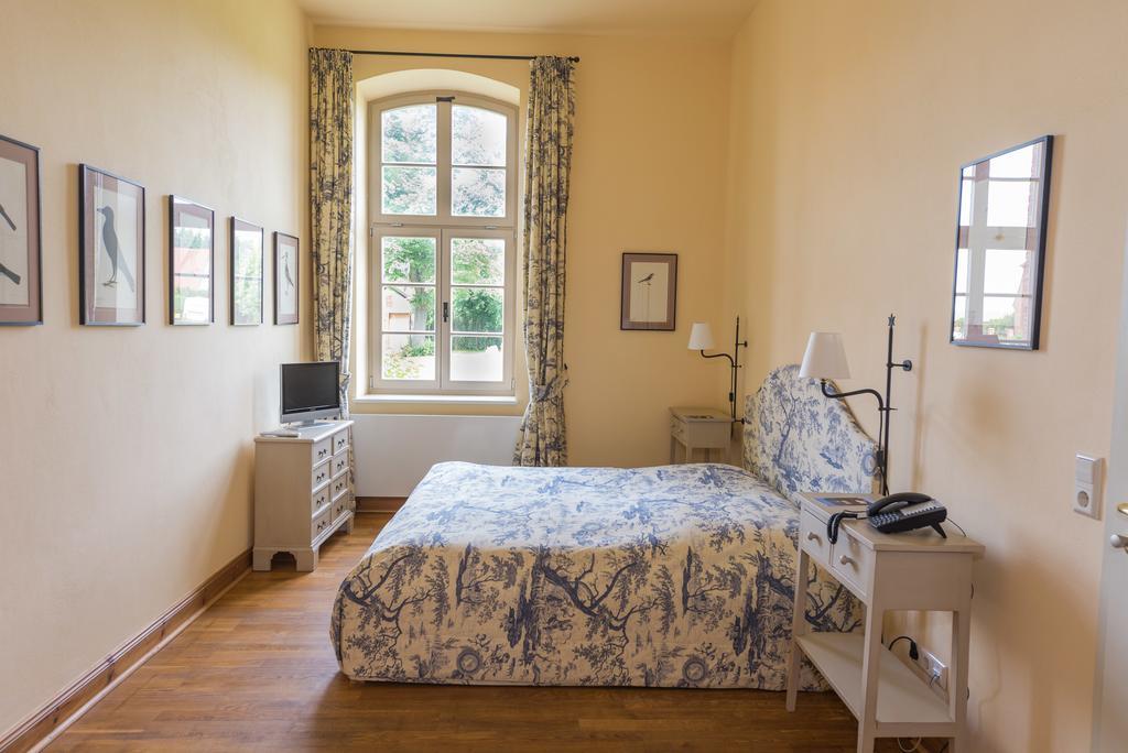 Hotel Schloss & Gut Ulrichshusen Δωμάτιο φωτογραφία